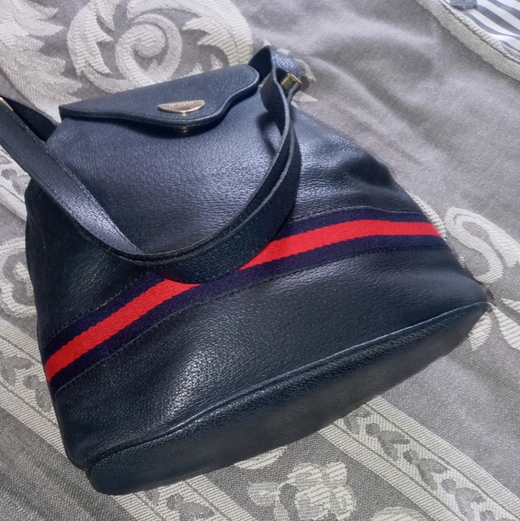 💕💅👜 Amazing Gucci pig skin Bucket💕😍 - Picture 3 of 12